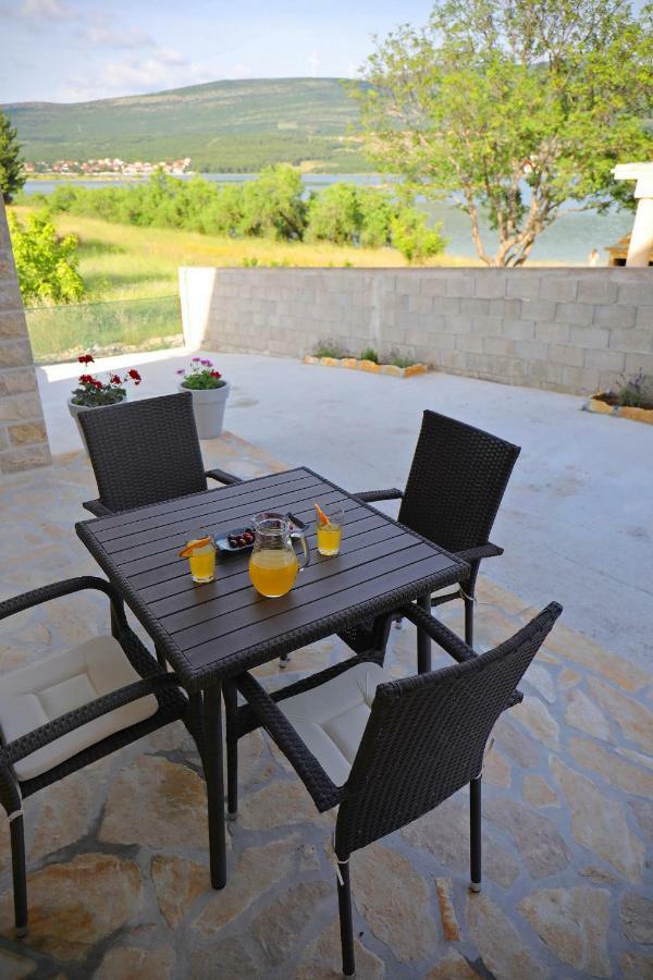 Apartmani Neva, Pridraga Ngoại thất bức ảnh