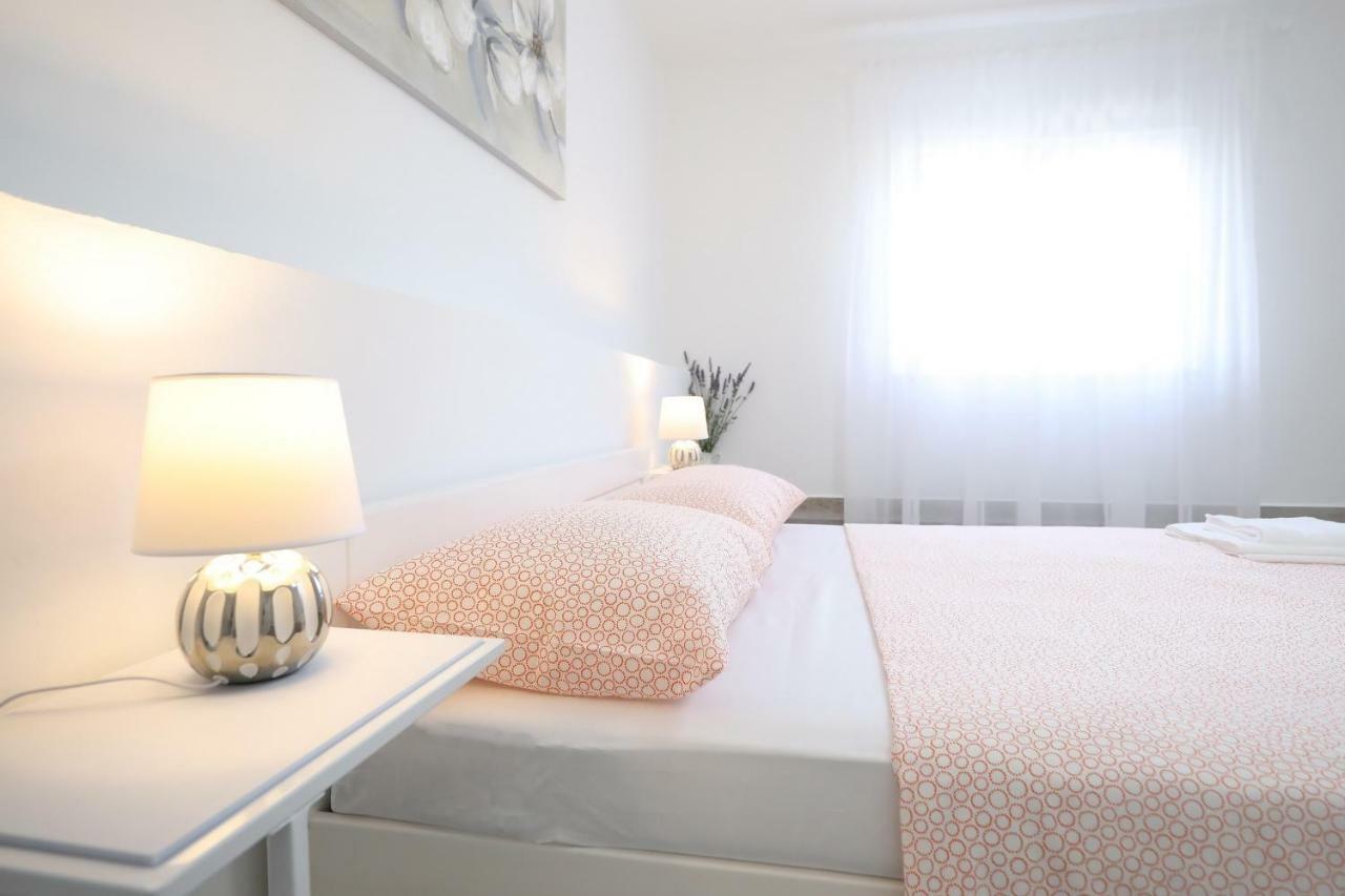 Apartmani Neva, Pridraga Ngoại thất bức ảnh