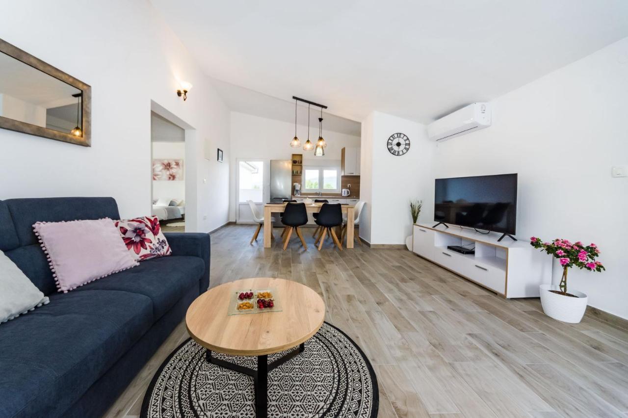 Apartmani Neva, Pridraga Ngoại thất bức ảnh